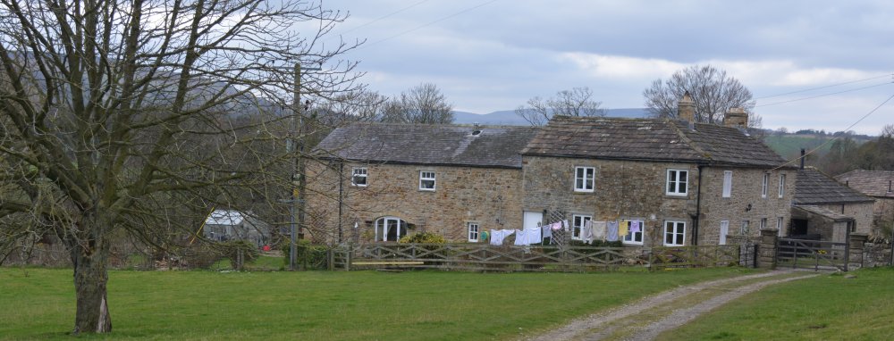 Low Lodge Jervaulx Abbey circular walk