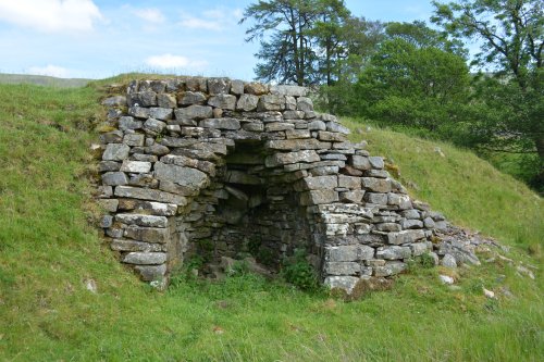 Limekiln by Thrang Bridge Climbing up Wild Boar Fell, walk from Mallerstang Dale, Cumbria, England