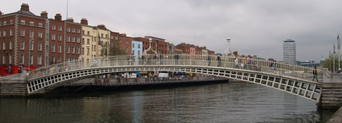 Moving on when the rain had eased we crossed the Ha'penny Bridge and through the arched alley entrance to Temple Bar, Dublin City, Ireland