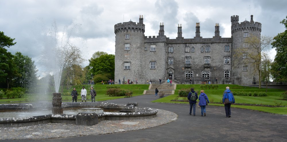 Kilkenny castle fountain