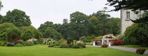 The gardens of Quinlans House.