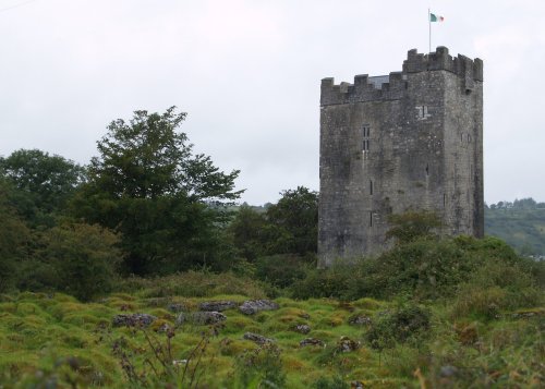Dysert O'Dea Castle was built in AD 1480 and is typical of a 15th century tower house and was the home of the O'Dea chiefs until 1692. - Dysert O'Dea near Corofin, County Clare, West of Ireland