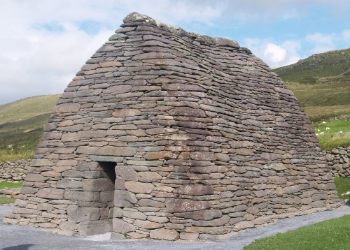 The masonry is dry stoned, and even after a 1000+ years it still doesn't leak! - Early Christian sites, Dingle Peninsular, Co. Kerry, West of Ireland