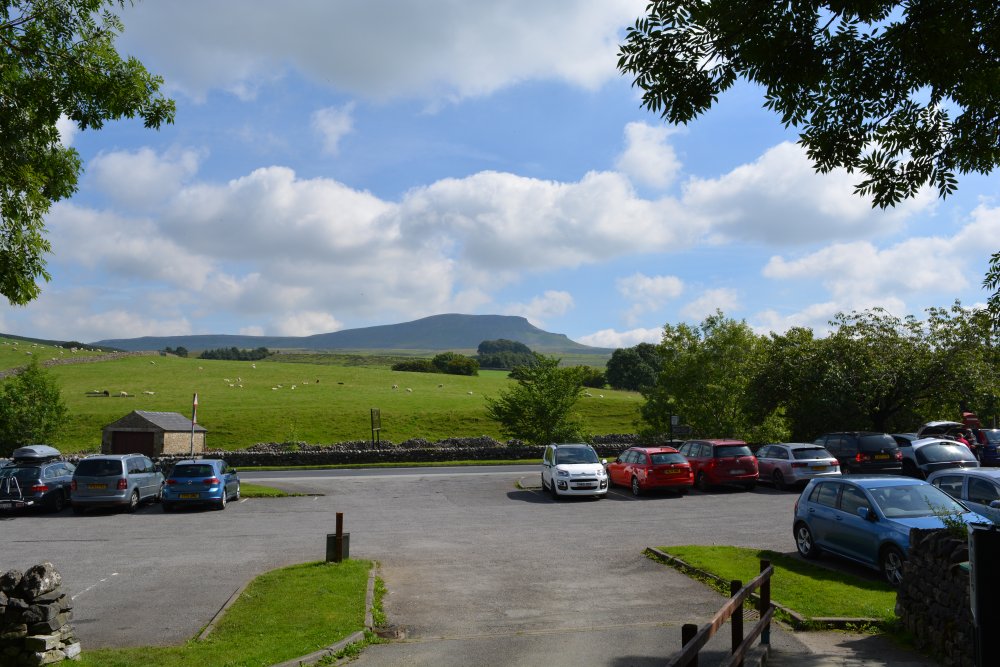 car park in Horton-in-Ribblesdale car parking Climbing Pen-y-ghent, walk from Horton-in-Ribblesdale