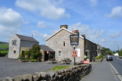 Pen-y-ghent Cafe in Horton-in-Ribblesdale village Climbing Pen-y-ghent, walk from Horton-in-Ribblesdale