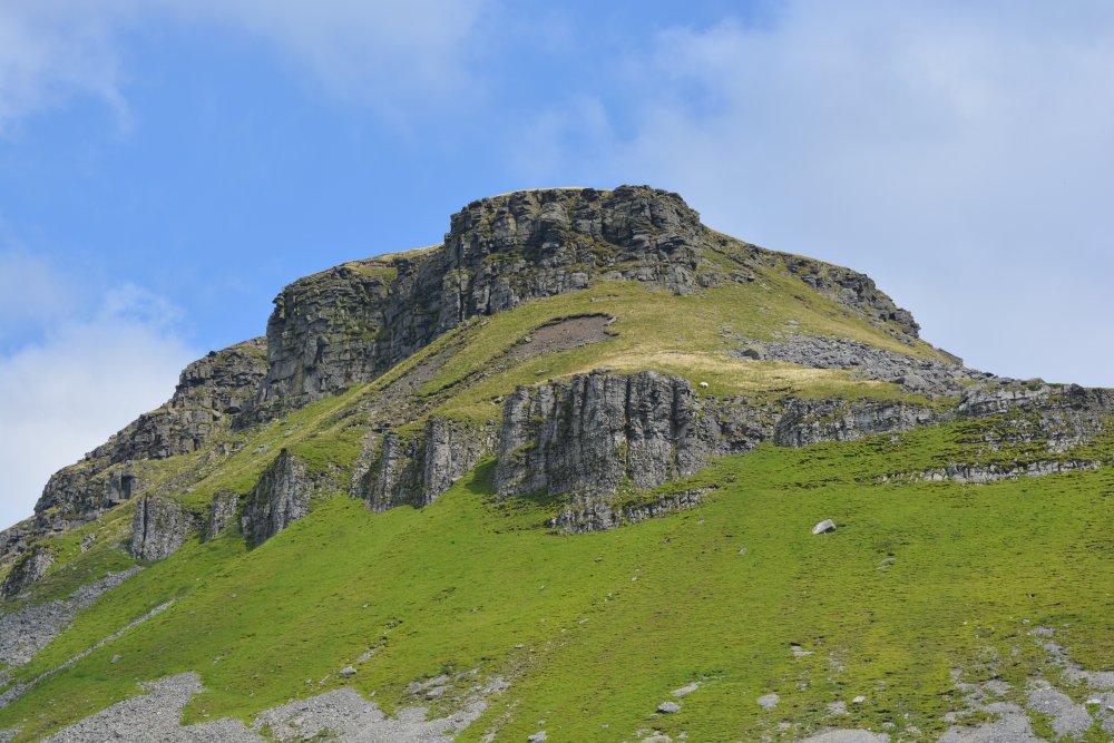 Climbing Pen-y-ghent, walk from Horton-in-Ribblesdale