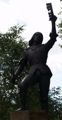 The statue of the ill-fated Richard III in Castle Gardens