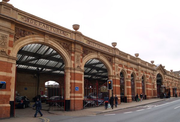 Trainspotting Leicester Station: The first station was built in 1840, but after several rebuilds the present buildings date mainly from 1894 and is one of the best preserved late Victorian buildings in Leicester with its grand 'DEPARTURE' and 'ARRIVAL' arches.