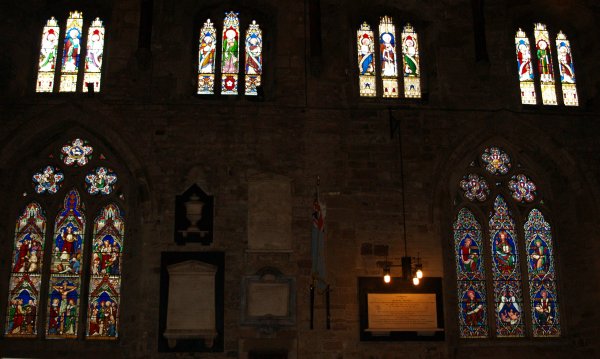 Although containing Victorian/early 20th C stained glass, the stonework is fine 13th C 'Decorated' windows with later 'Perpendicular' style above. The internal architecture of St Mary de Castro Church, City of Leicester, England, English Midlands