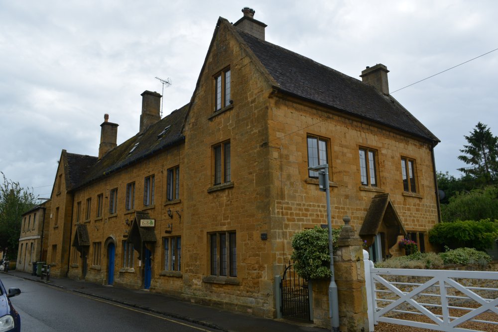 Acacia B&B guesthouse 2 New Road Moreton-in-Marsh market town Cotswolds Gloucestershire England