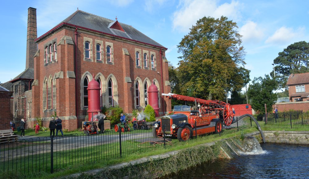 old fire engine by one of the ponds Tees Cottgae Pumping Station