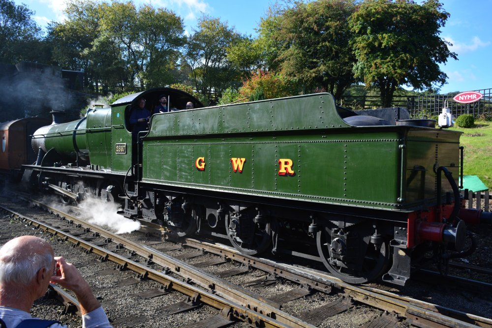 steam locomotive GWR 2800 class 2857