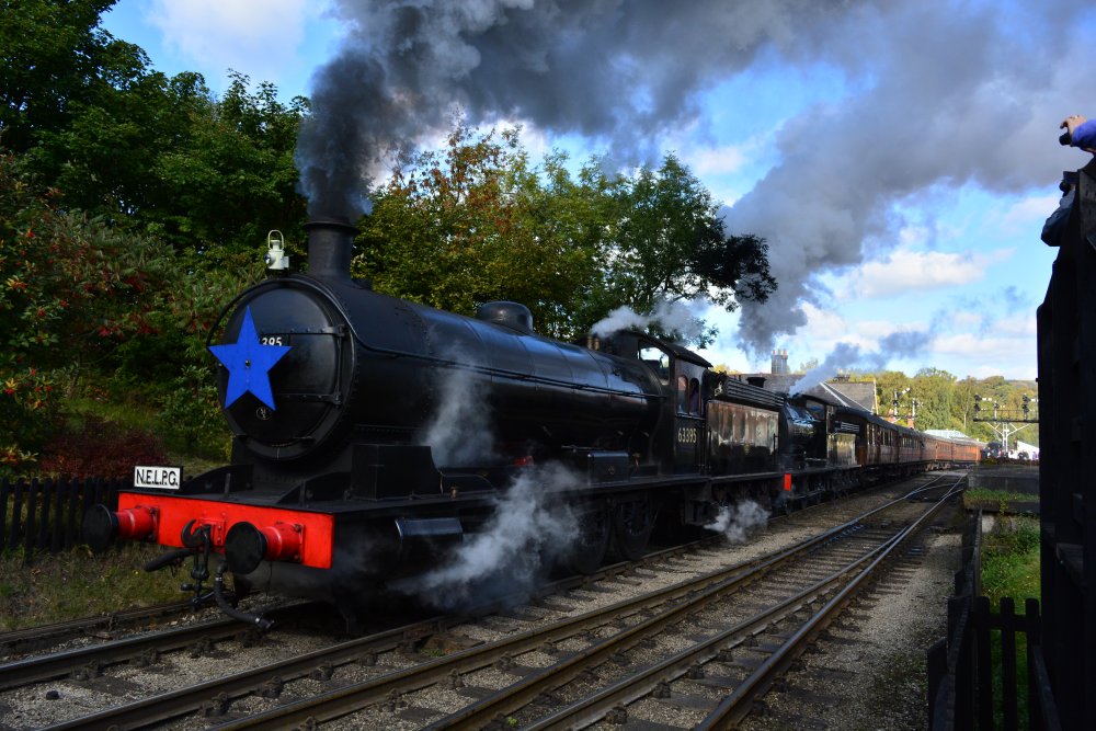 steam locomotive J27 class 65894