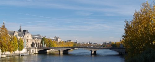 Pont du Carrousel across to the Louvre.
