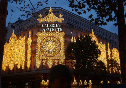 The grand entrance and lights of Galeries Lafayette.