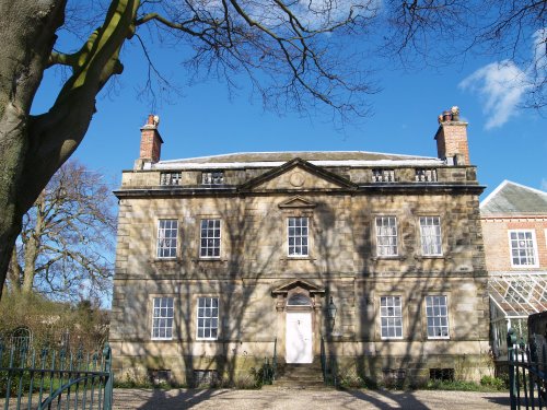 A fine Middleton 'town house' for a private residence!