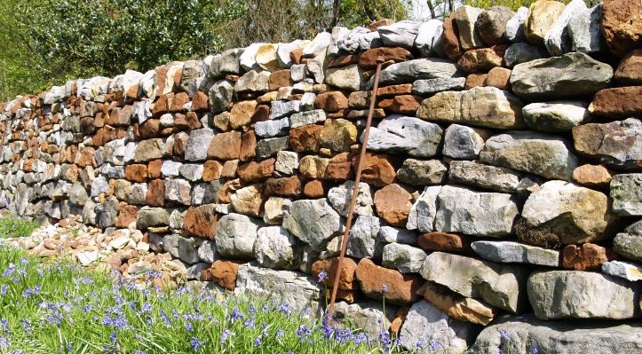 18. 'Mixed' dry stone walling, Danby, North Yorkshire, England.