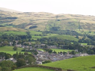 Sedbergh is a lovely small and friendly town set in the hills of East Cumbria and the western part of the Yorkshire Dales National Park - Sedbergh, East Cumbria, Yorkshire Dales National Park, Northern England