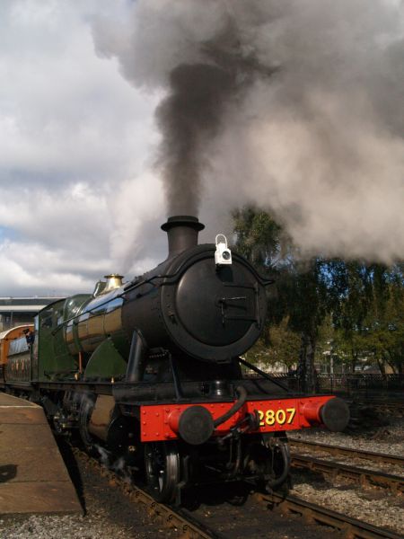 GWR steam locomotive 2807