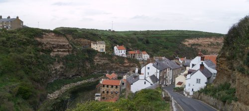 The road down into Staithes.