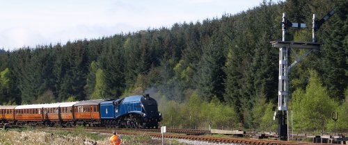 Sir Nigel Gresley entering Levisham Station.