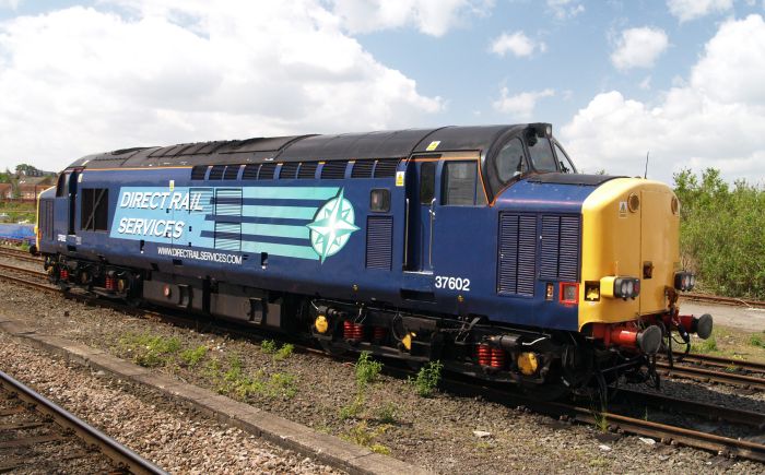 Type Class 37 locomotive 37602 (37 602) standing at York Station sidings, operated by DIRECT RAIL SERVICES. Class 37 locomotive 37602 entered service in 1962 as D6782 and has also carried the numbers 37502 and 37082.
