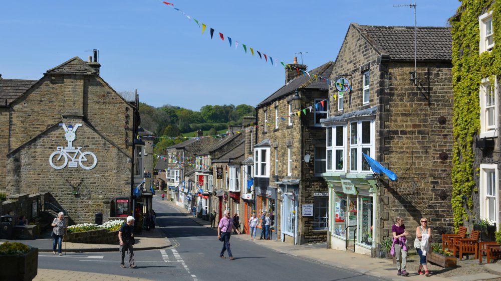 High Street Pateley Bridge circular walk via Glasshouses & River Nidd
