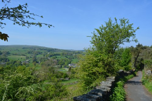 Path to Panorama View Pateley Bridge circular walk via Glasshouses & River Nidd