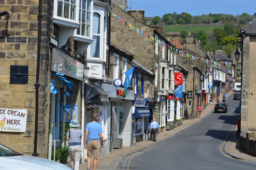 High Street Pateley Bridge circular walk via Glasshouses & River Nidd