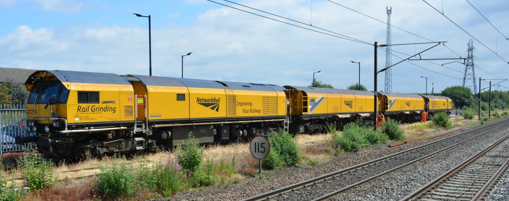 trainspotting Grantham station NetworkRail Rail Grinding train