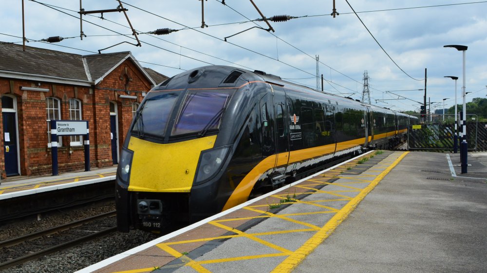 trainspotting Grantham station Grand Central Class 180 DMU Kings Cross to Sunderland