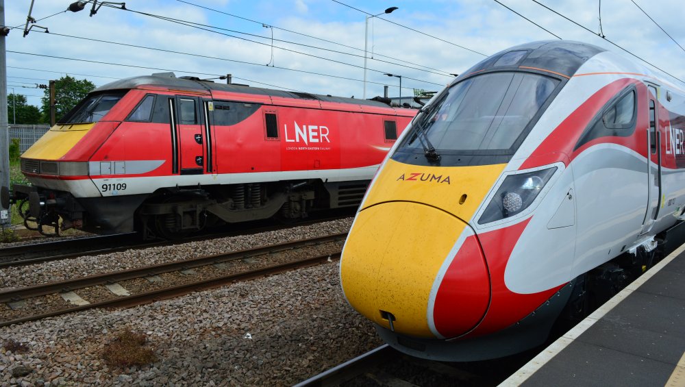 trainspotting Peterborough station Old Class 91 and new Class 800 LNER trains