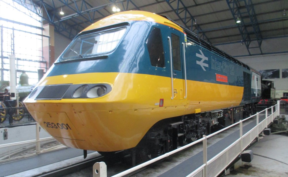 York NRM Intercity 125 HST 253 253001 Class 43 43002 Sir Kenneth Grange