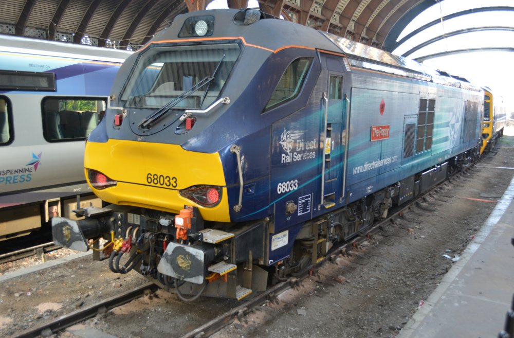 Class 68 diesel-electric locomotive 68033 The Poppy, at York Station (March 2022)