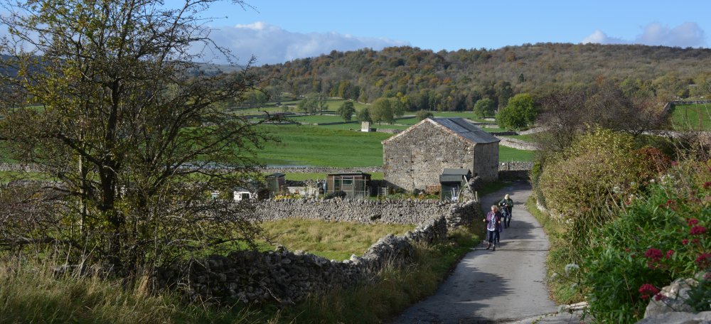 Circular walk through Grass Wood and River Wharfe from Grassington, Wharfedale, North Yorkshire Dales National Park, England