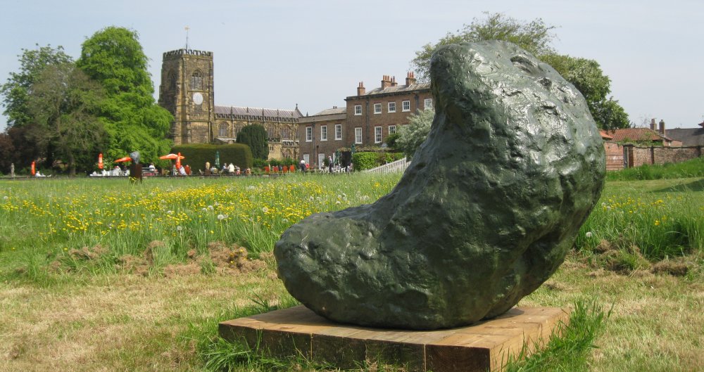 William Tucker RA (b. 1935), Daktyl, 2016, Bronze Thirsk Hall Sculpture Garden, North Yorkshire, England