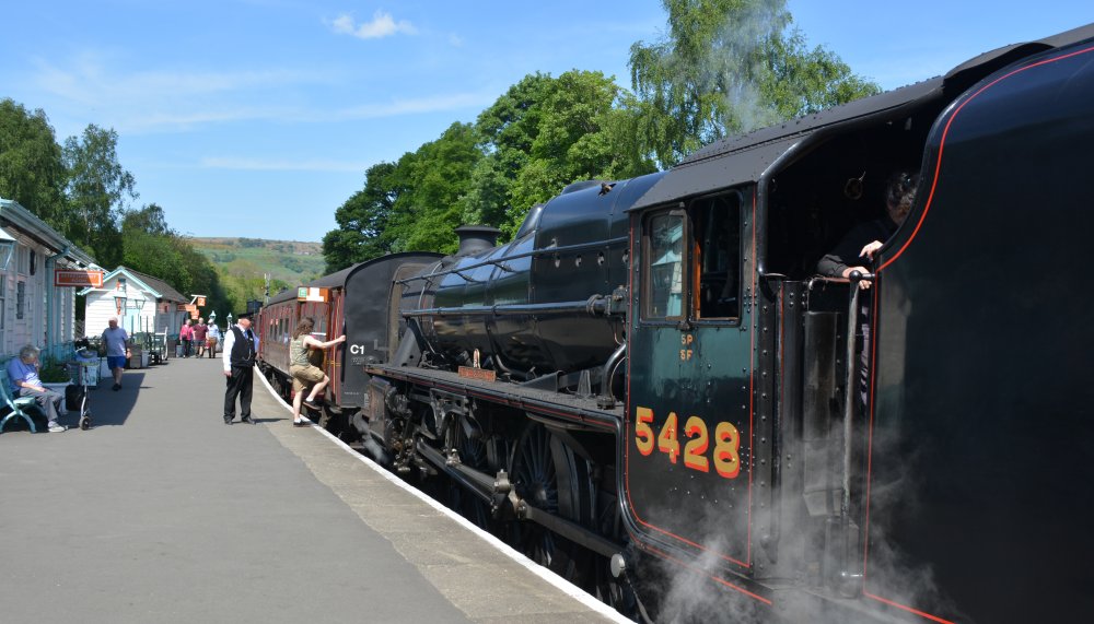 Stanier Black 5 LMS 5428 (BR 45428)waits at Grosmont with an NYMR service to Pickering 