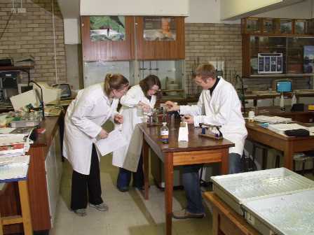 Year 13 A2 Advanced Level Salters Chemistry Students at Whitby Community College Year 13 January 2002