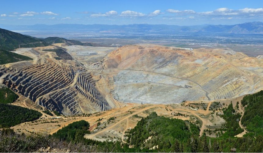Bingham Canyon open-cast mine Kennecott Copper Mine southwest of Salt Lake City in Utah USA